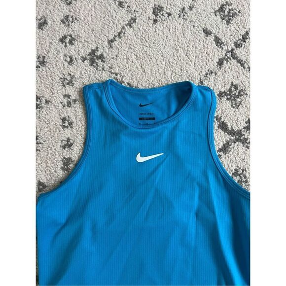 Nike Dri-Fit Crop Tank Top Womens Medium Blue Sleeveless Crew Neck Slim Fit Acti - Picture 4 of 7
